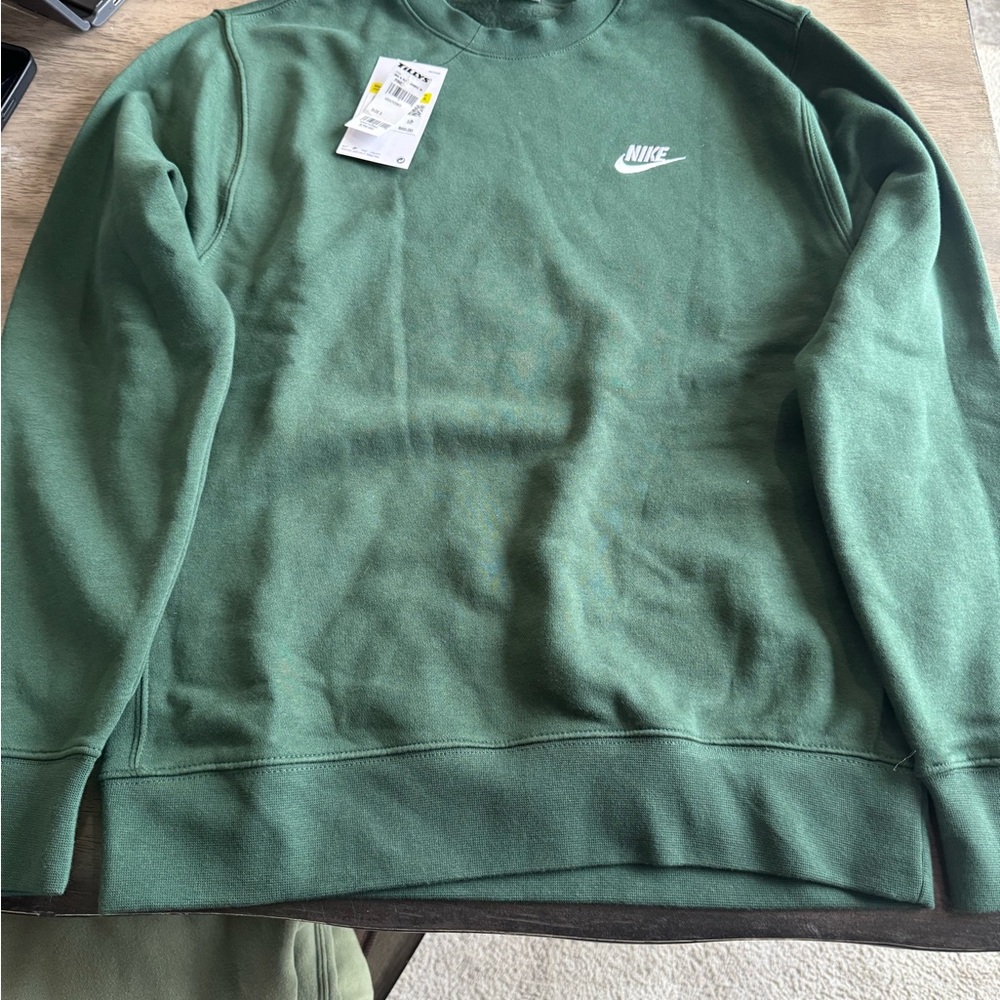 Nike Green Crewneck Sweater with Ribbed Collar